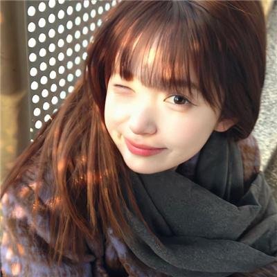 小姑娘艾萝依